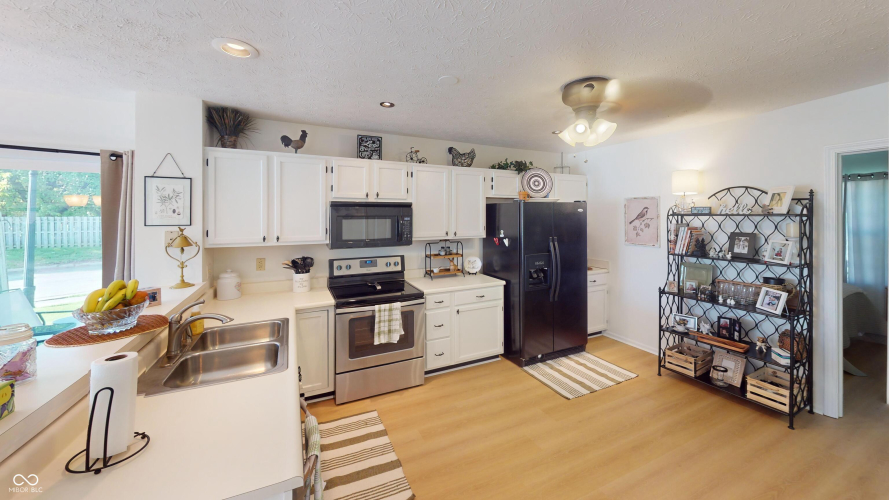 Listing Image 18