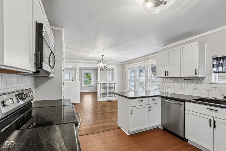 Listing Image 13