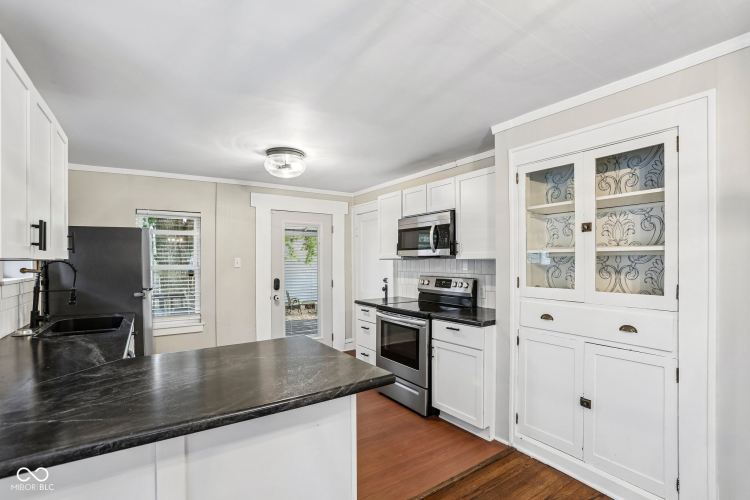 Listing Image 15