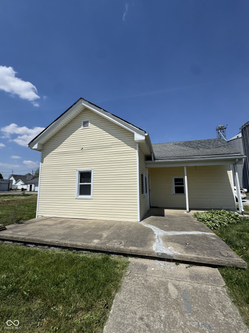 Listing Image 4