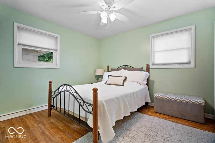 Listing Image 14