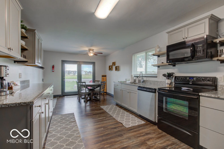 Listing Image 13