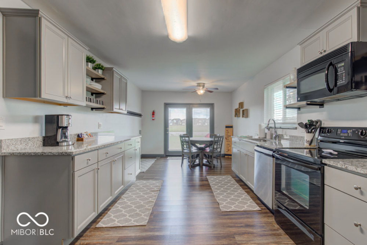 Listing Image 14