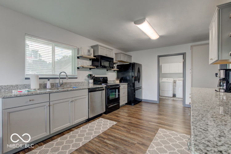 Listing Image 15