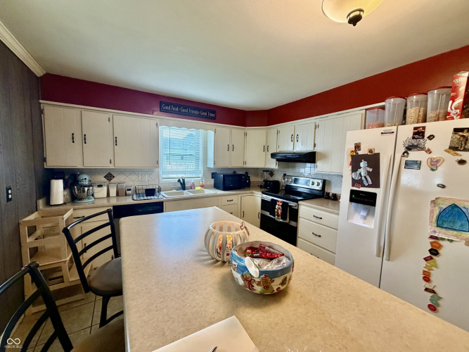 Listing Image 9