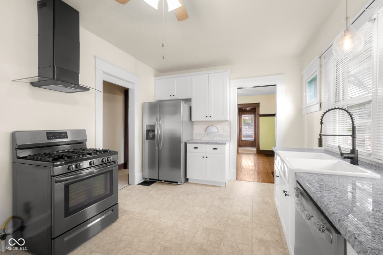 Listing Image 13