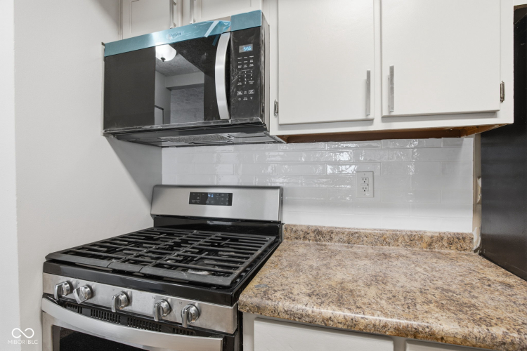 Listing Image 13