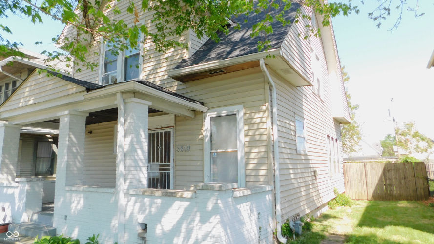 Listing Image 3