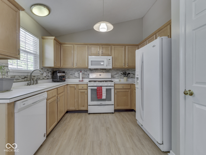 Listing Image 20