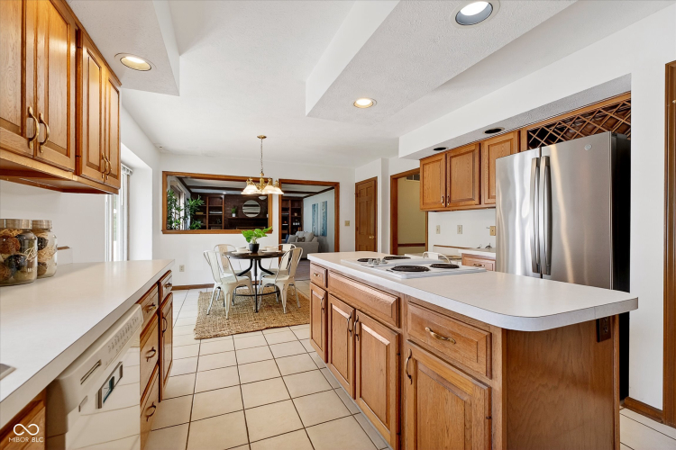 Listing Image 13