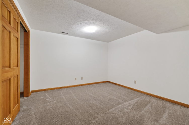 Listing Image 28