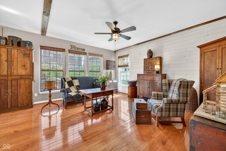 Listing Image 13