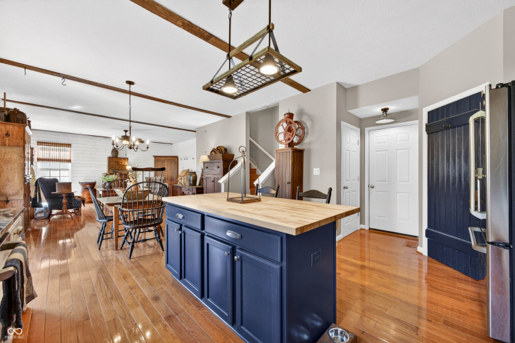Listing Image 21