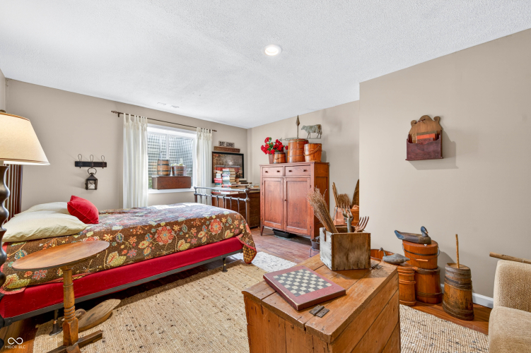 Listing Image 52
