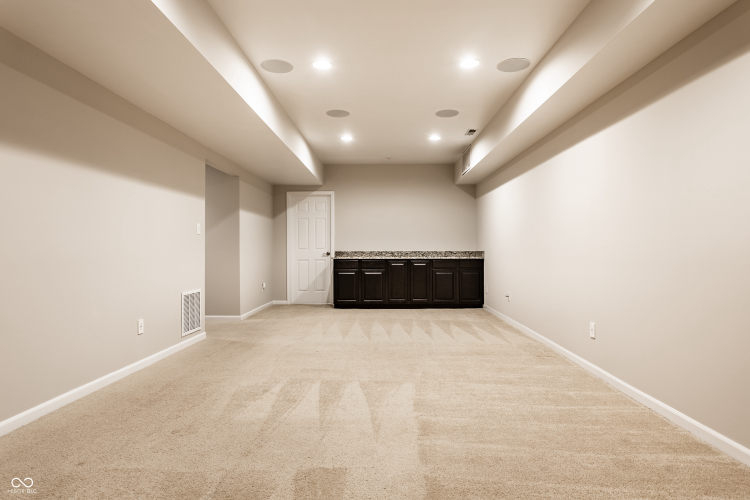 Listing Image 52