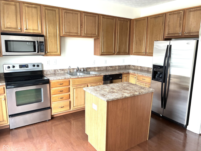 Listing Image 14