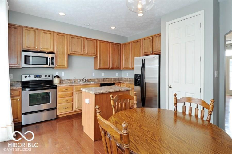 Listing Image 15