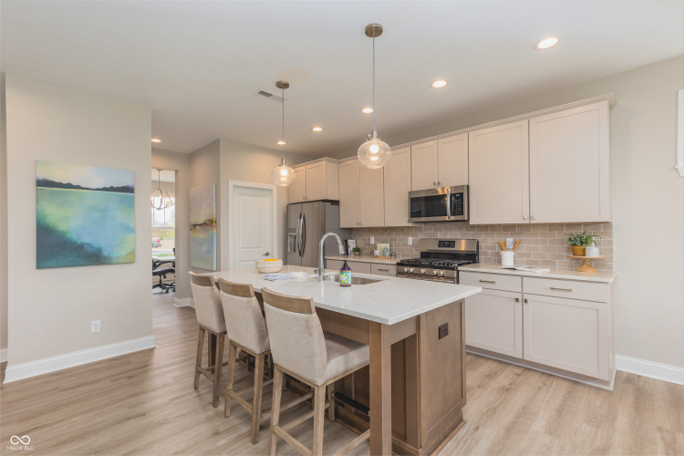 Listing Image 15