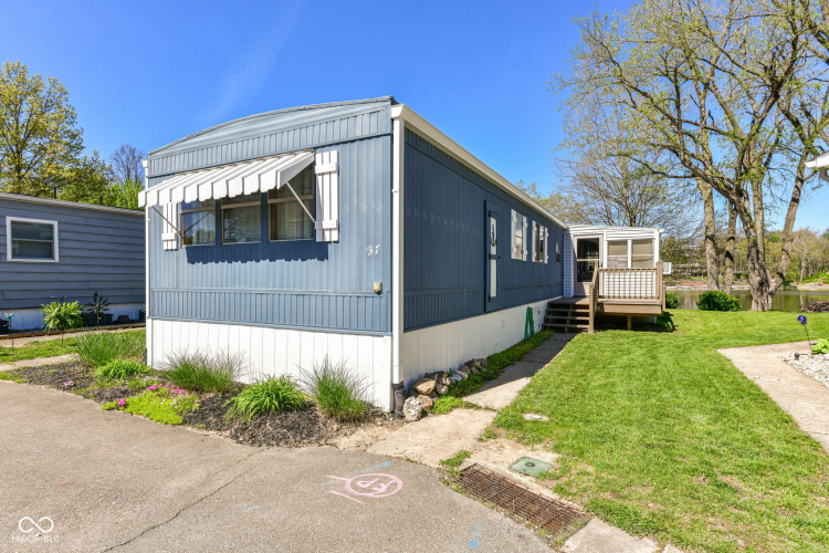 Listing Image 4