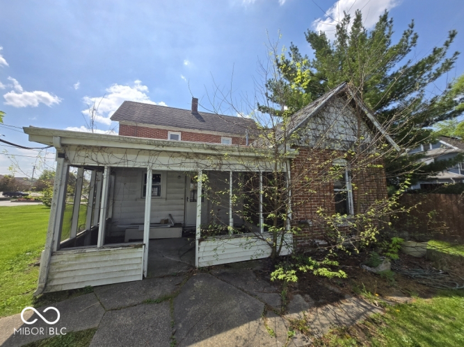 Listing Image 4