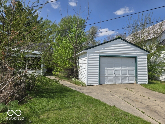 Listing Image 9