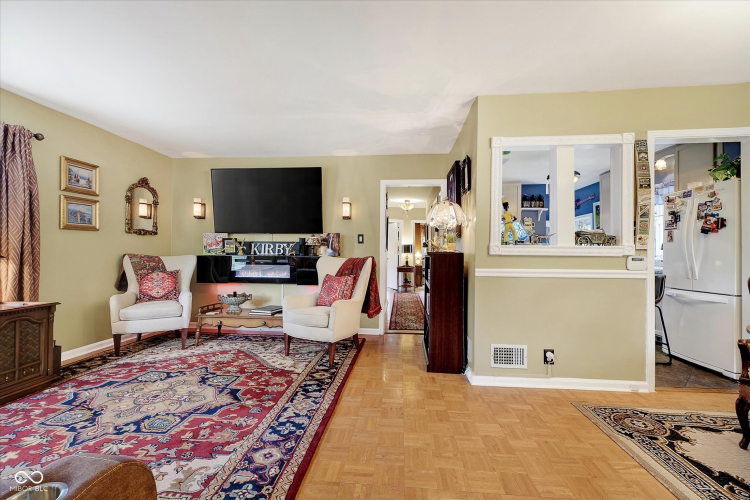 Listing Image 5