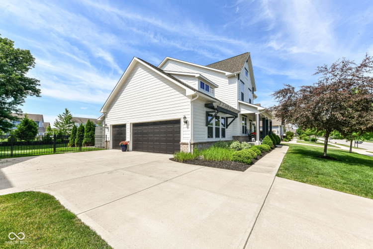 Listing Image 82