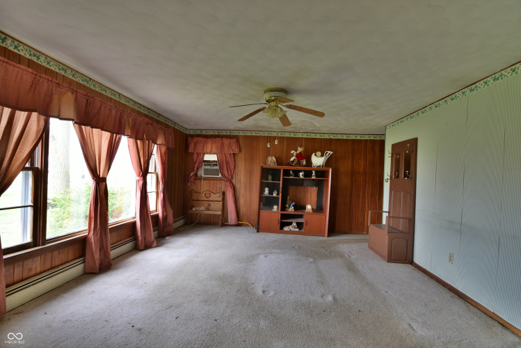 Listing Image 17