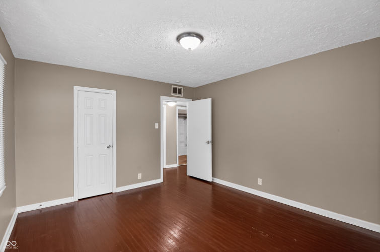 Listing Image 30