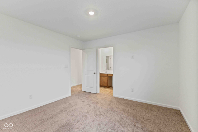 Listing Image 38