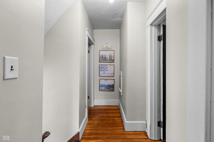 Listing Image 24