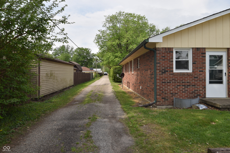 Listing Image 6
