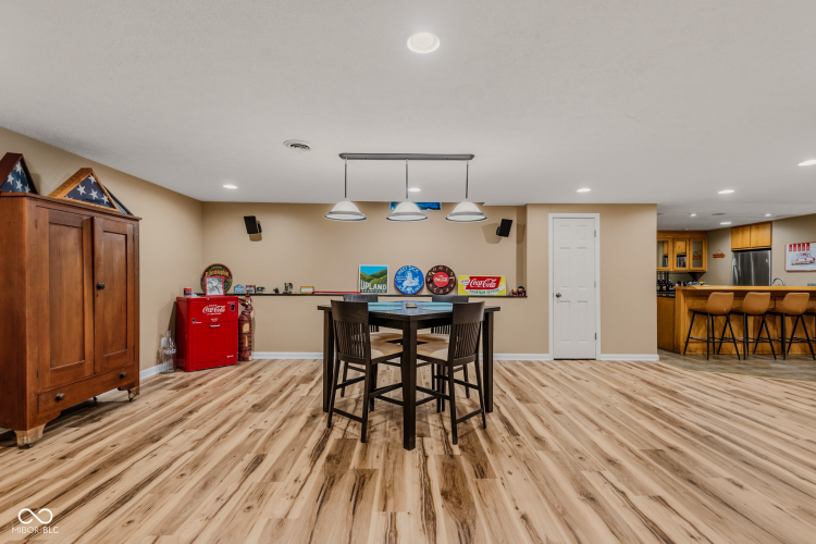 Listing Image 54