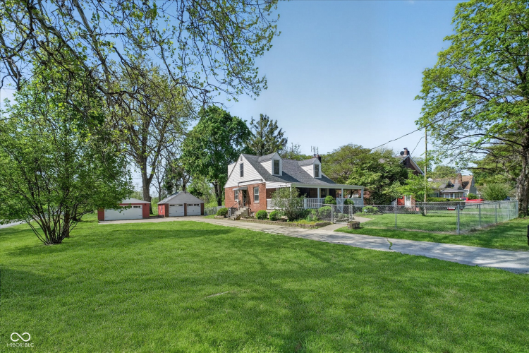 Listing Image 3