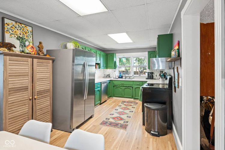 Listing Image 14