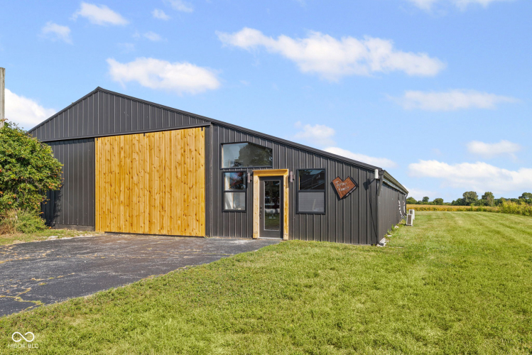 Listing Image 23