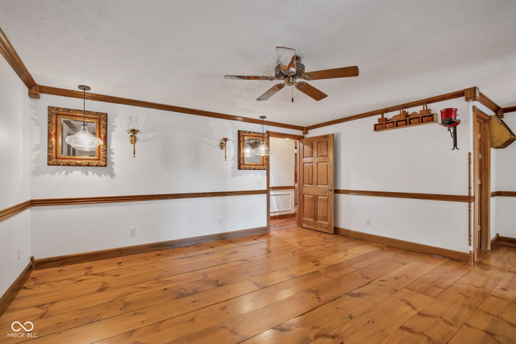 Listing Image 39