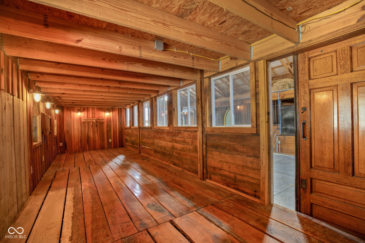 Listing Image 80