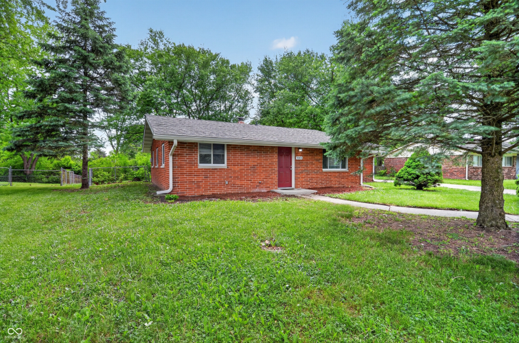 Listing Image 4