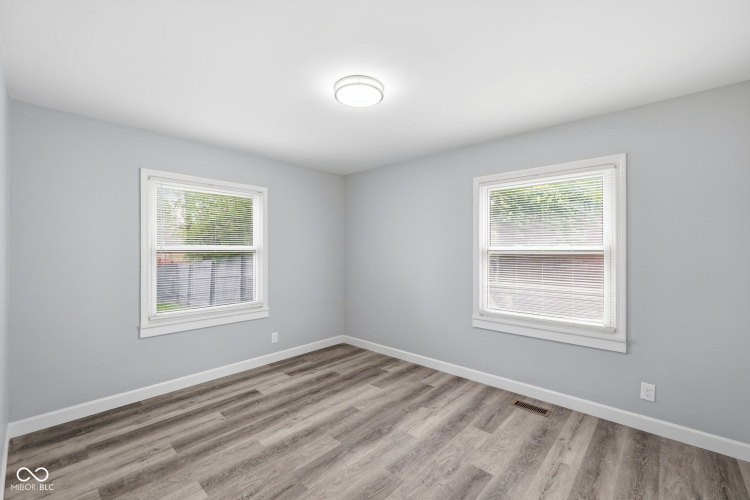 Listing Image 25