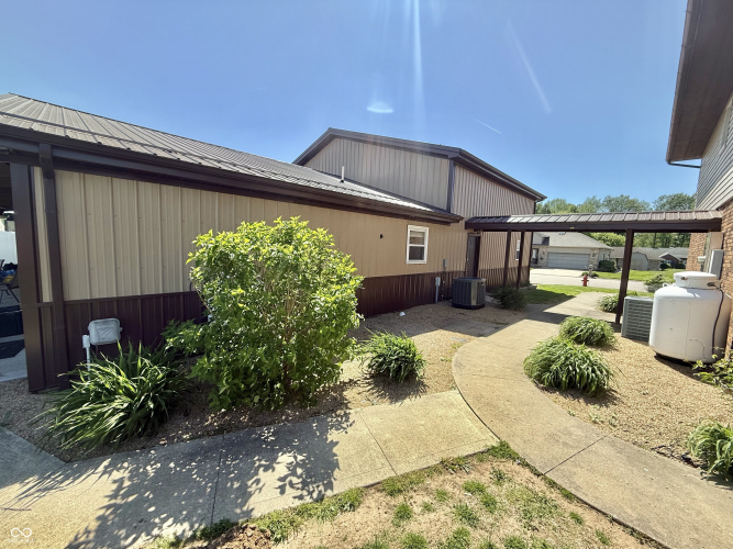 Listing Image 14
