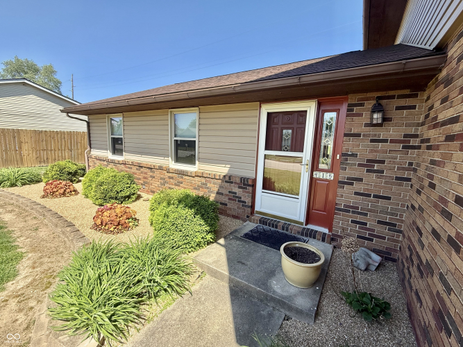 Listing Image 4