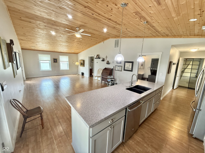 Listing Image 52