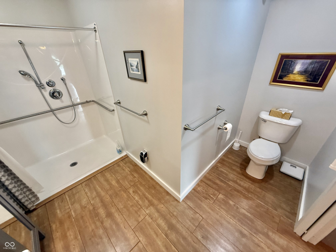 Listing Image 65