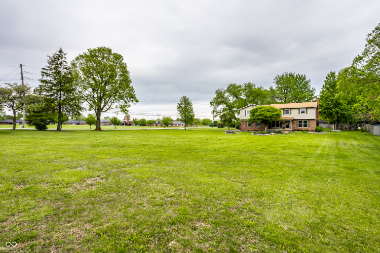 Listing Image 4