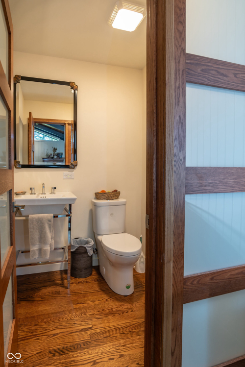 Listing Image 11