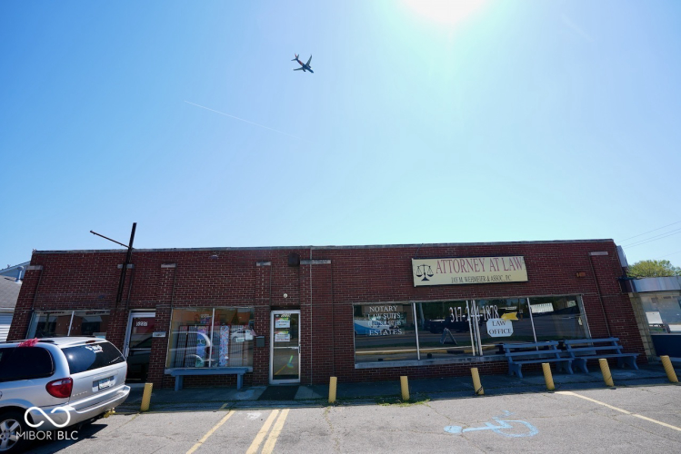 Listing Image 4