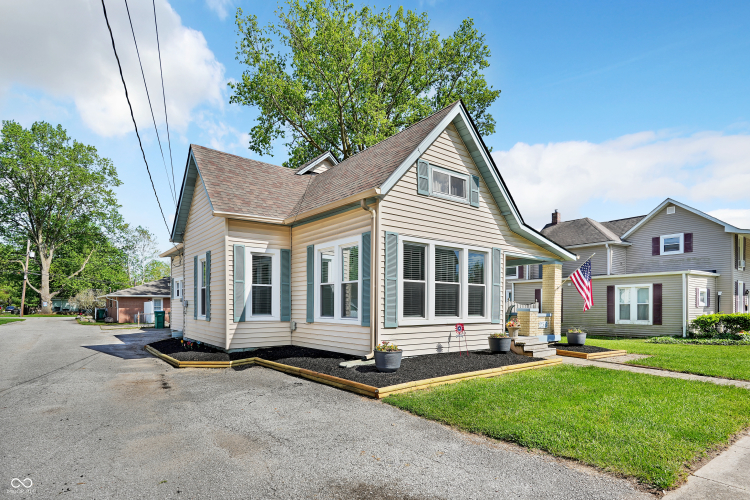 Listing Image 3
