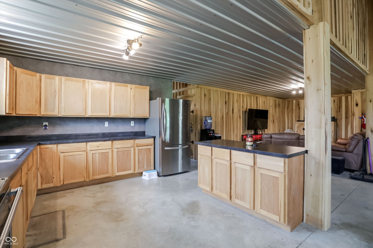 Listing Image 12