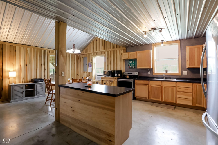 Listing Image 10